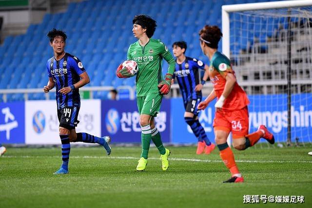 上海男篮新赛季首战大胜，拉塞尔逐渐找回状态